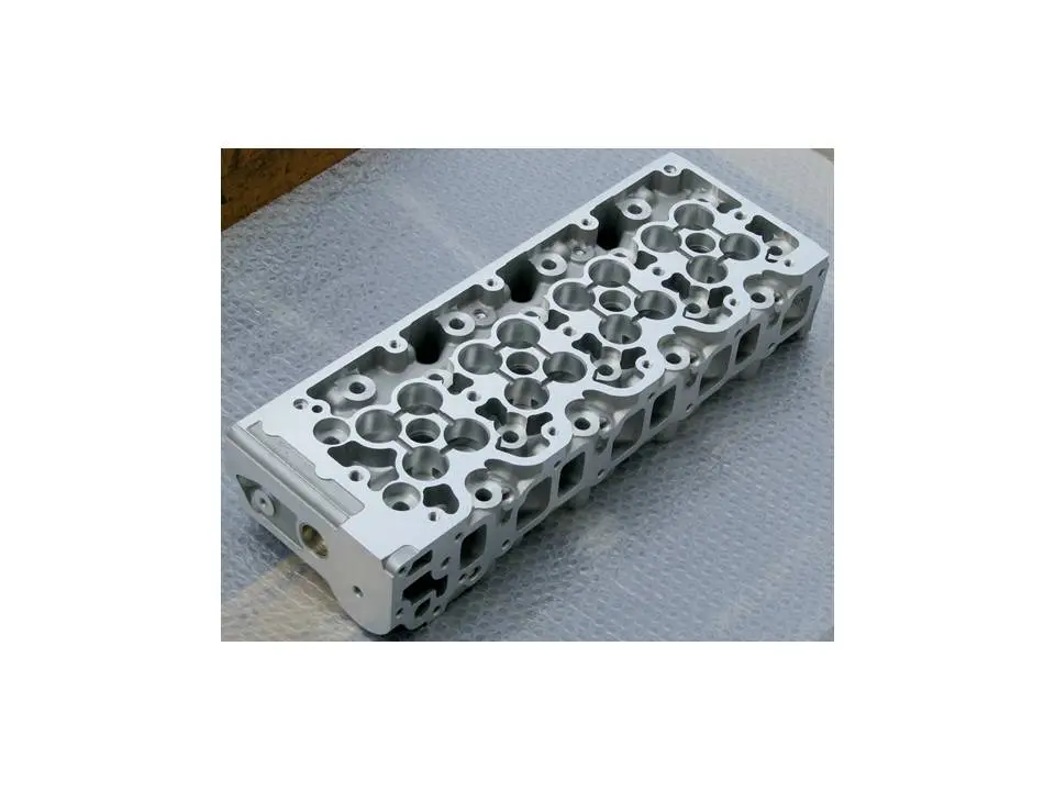 Isuzu 4JX1 Cylinder head bare