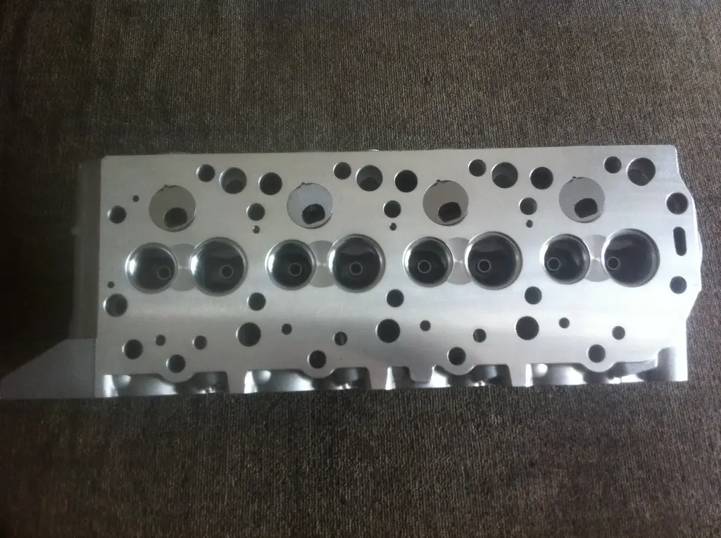 Mitsubishi 4D56TRB cylinder head bare (half moom precoms)