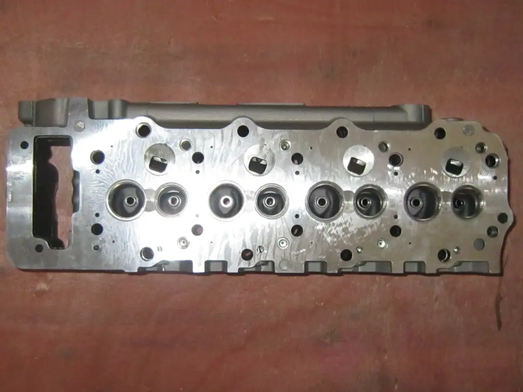 Mitsubishi 4M40T Cylinder head bare