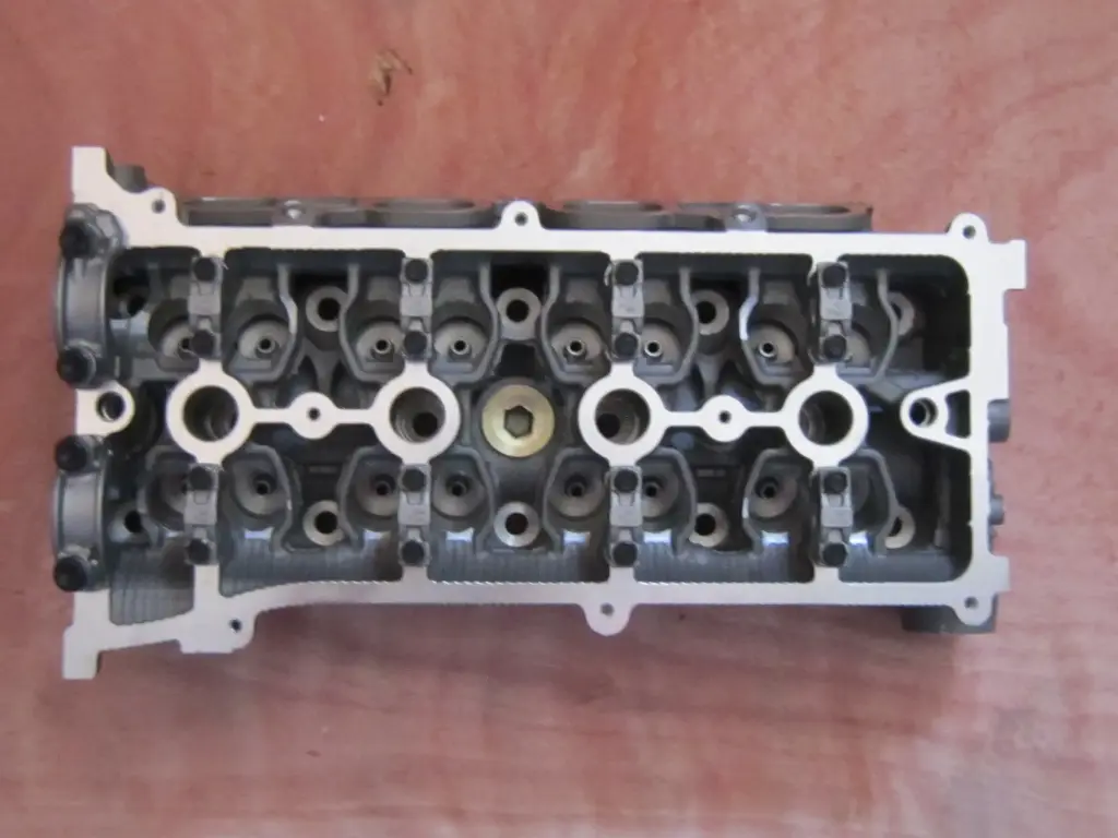 Toyota 1AZ/2AZ Cylinder head bare