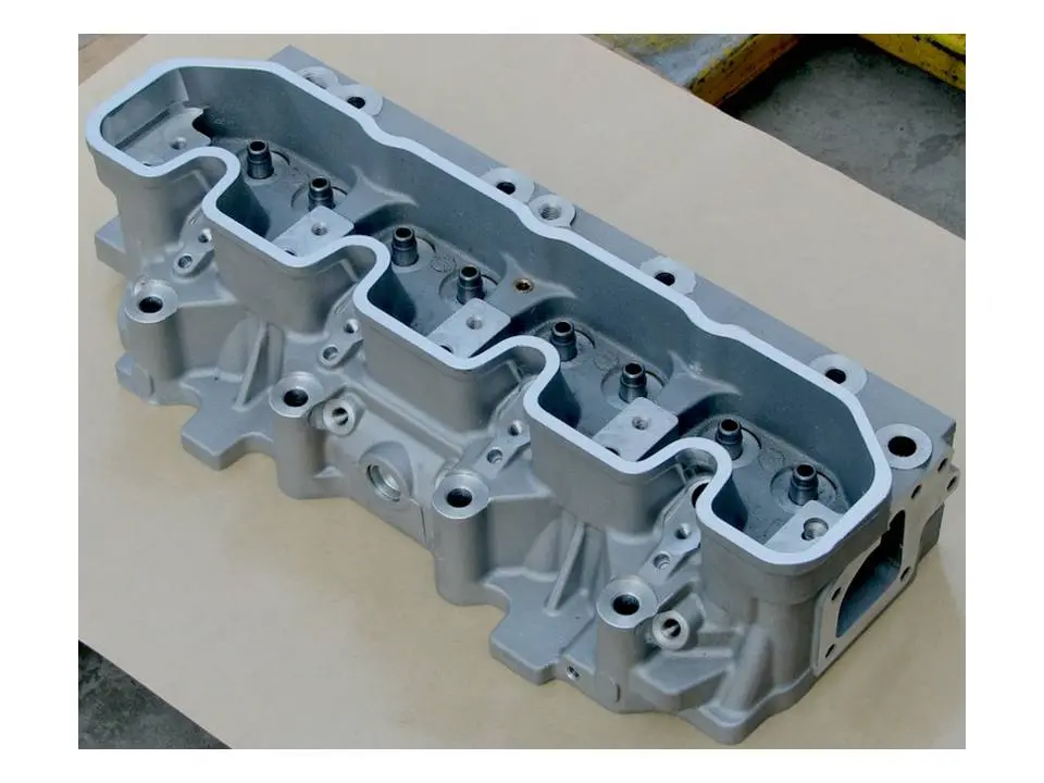Land Rover Cylinder Head bare 300TDI