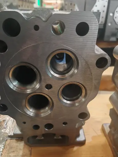 [17SCANIADC12] Scania DC12 cylinder head assembled